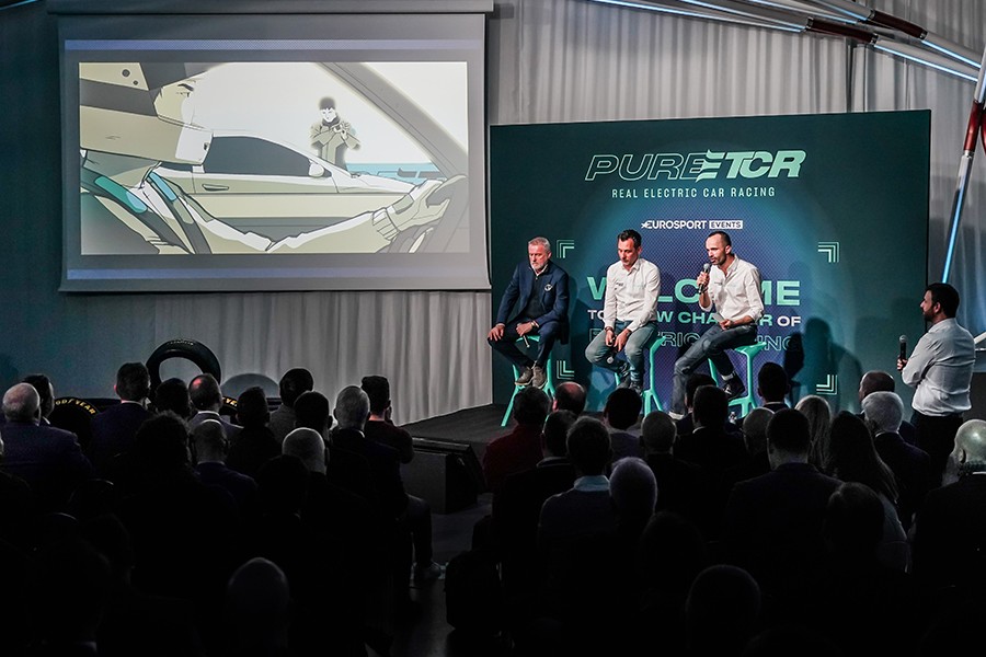 PURE ETCR launches new chapter in electric car racing