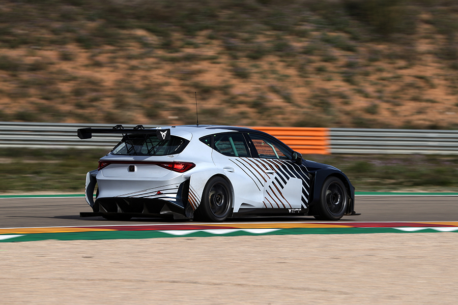 Mikel Azcona named third CUPRA driver for PURE ETCR
