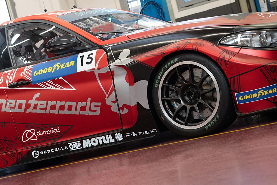 Romeo Ferraris introduce hemp fibre in the body of the Giulia ETCR 